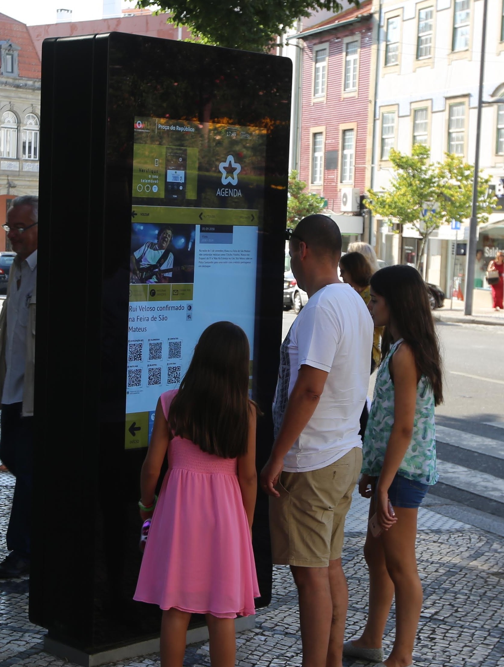 Luis Maestro testimonial certificate